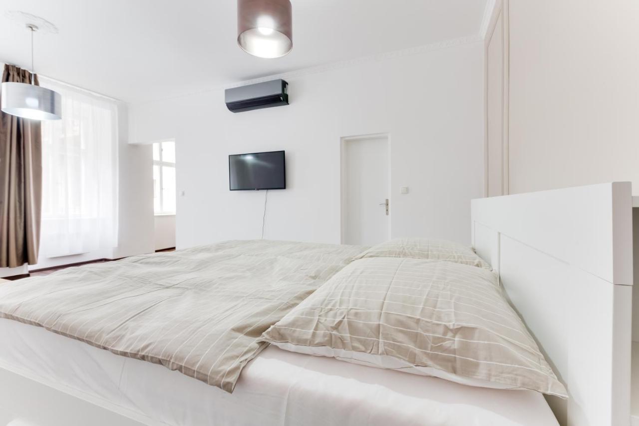 Free Days Luxury Apartment Praga Exterior foto